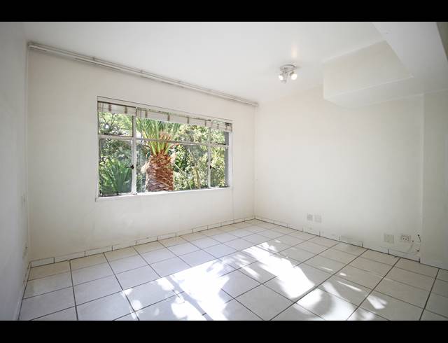 3 BEDROOM APARTMENT FOR SALE IN HOUGHTON ESTATE